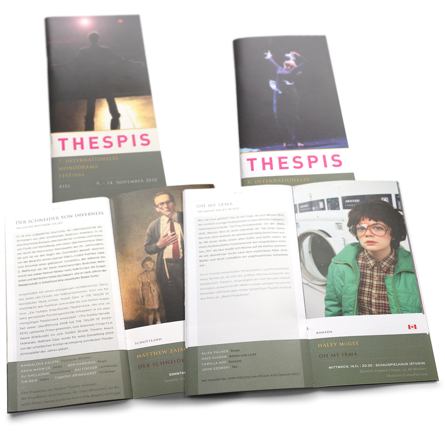 THESPIS Festival-Programmhefte von 2010 und 2012. DINlang-Broschüre.